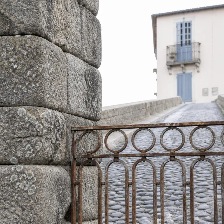 Rutas a pie por Segovia ciudad para elegir mejor tu hotel